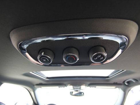 Used 2019 Dodge Durango GT image 39