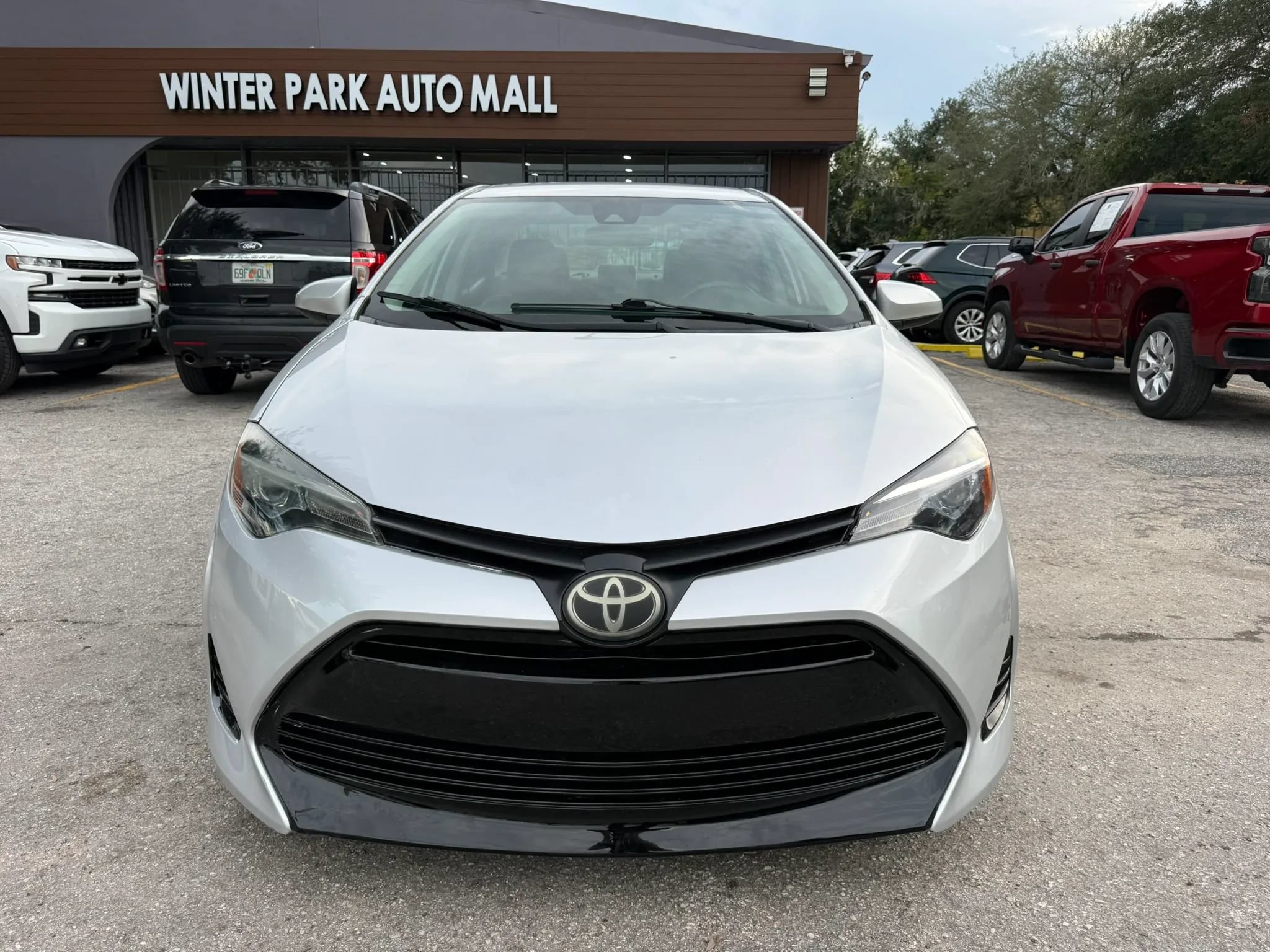 Used 2019 Toyota Corolla LE FWD image 2