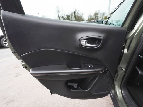 Used 2019 Jeep Compass Latitude w/ Popular Equipment Group image 11