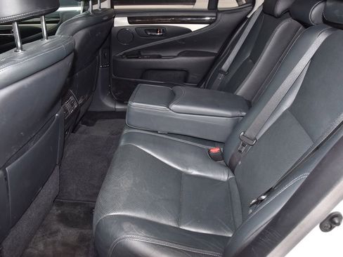 Used 2017 Lexus LS 460 w/ Comfort Package RWD image 11