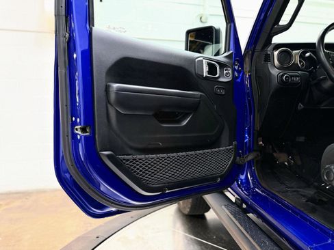 Used 2019 Jeep Wrangler Unlimited Sport S image 12