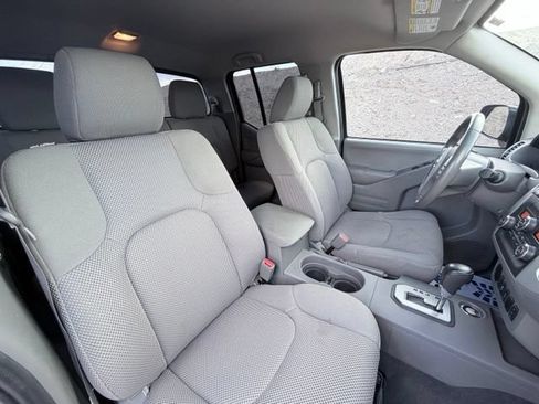 Certified 2020 Nissan Frontier SV RWD image 28