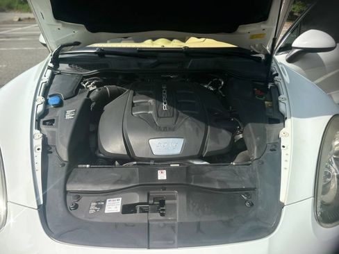 Used 2013 Porsche Cayenne Diesel AWD/4WD image 33