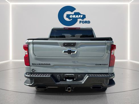 Used 2025 Chevrolet Silverado 1500 Custom Trail Boss w/ Dark Appearance Package AWD/4WD image 8