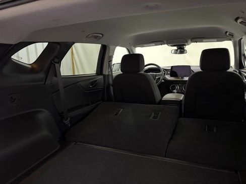 Used 2025 Chevrolet Blazer LT FWD image 17