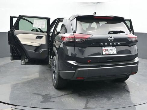 Used 2025 Nissan Rogue SV FWD image 36