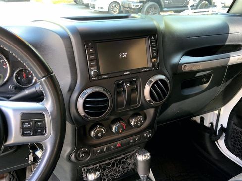 Used 2018 Jeep Wrangler Sport AWD/4WD image 8