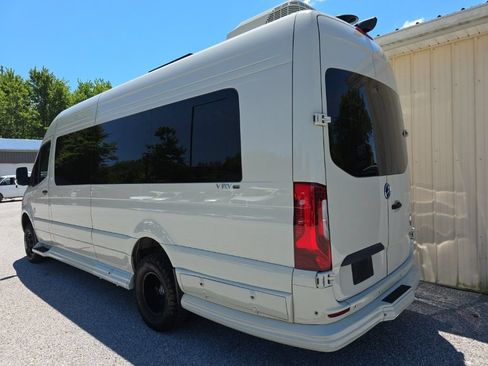 Used 2024 Mercedes-Benz Sprinter 3500 image 13