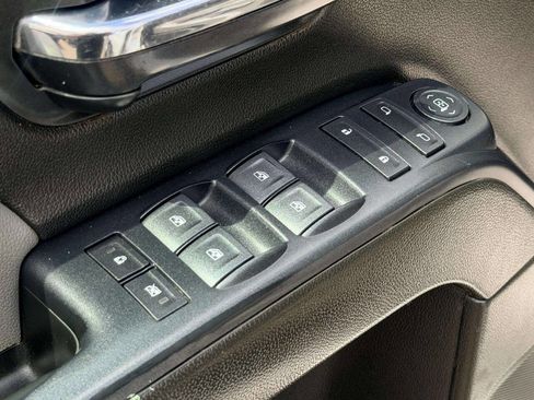 Used 2019 Chevrolet Silverado 2500 W/T AWD/4WD image 18