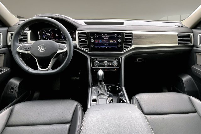 Used 2023 Volkswagen Atlas SE w/ Panoramic Sunroof Package FWD image 7