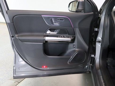 Certified 2025 Mercedes-Benz GLA 250 4MATIC image 18