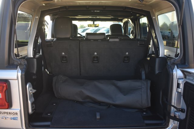 Used 2023 Jeep Wrangler Unlimited Sahara AWD/4WD image 17