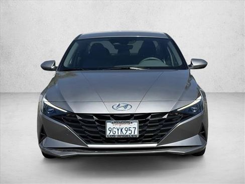 Certified 2023 Hyundai Elantra SE FWD image 2