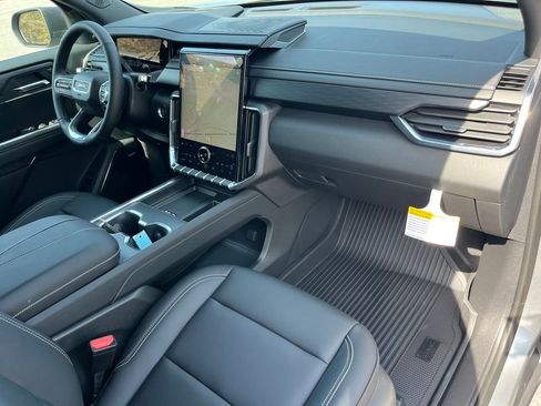 New 2025 GMC Acadia Elevation w/ Elevation Premium Package image 30