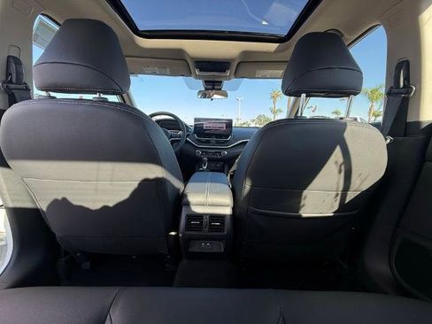 New 2025 Nissan Altima 2.5 SL image 13