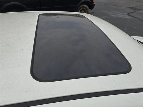 Used 2006 Kia Optima LX image 9