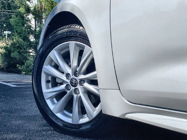 Used 2025 Toyota Corolla SE w/ SE Package FWD image 41