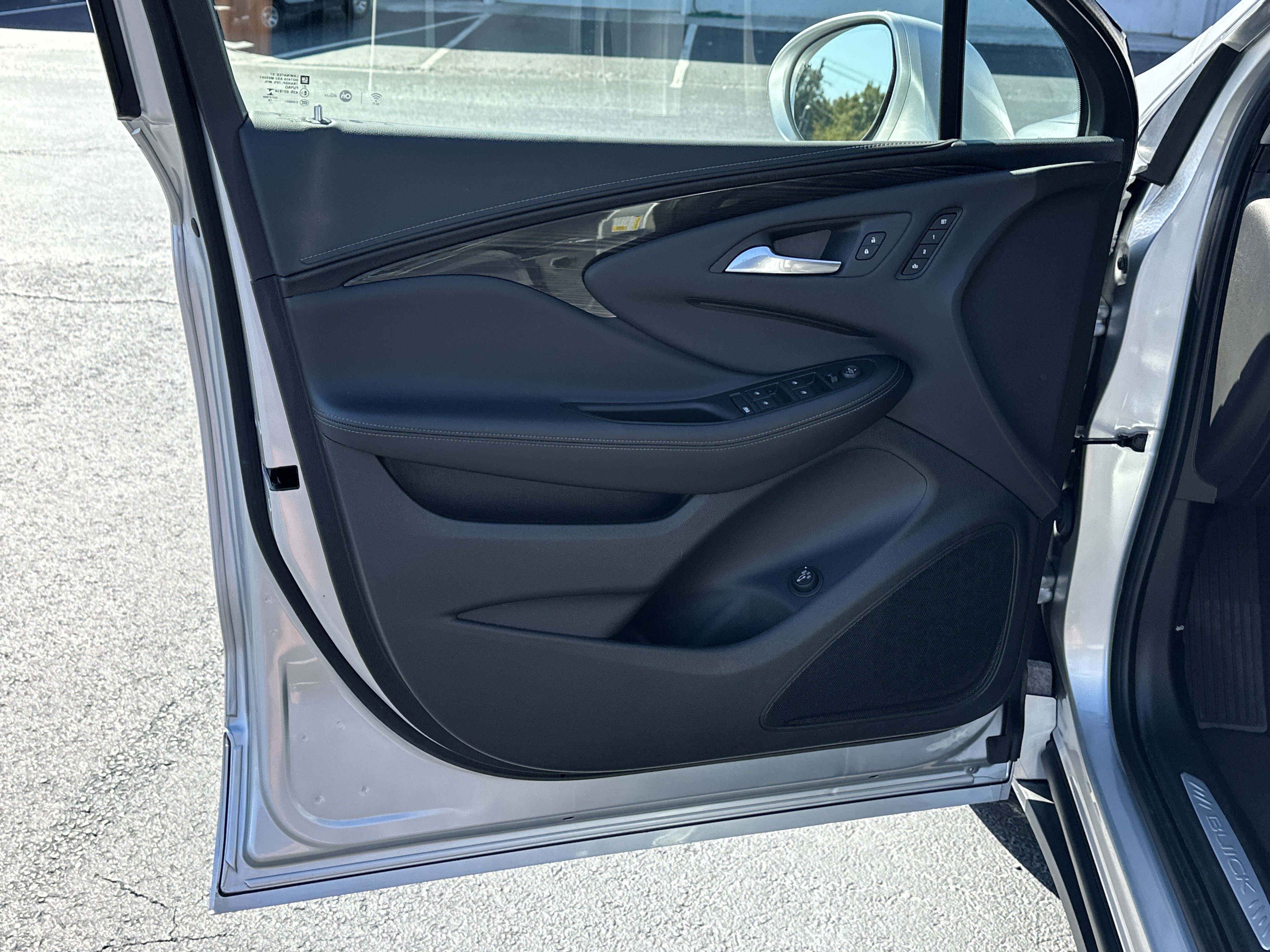 Used 2019 Buick Envision Essence FWD image 10