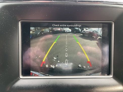 Used 2020 Jeep Grand Cherokee Laredo image 16