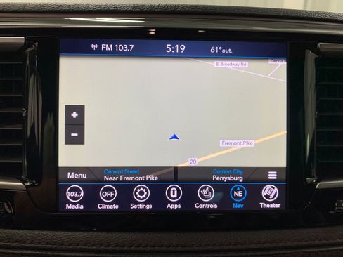 Used 2020 Chrysler Pacifica Limited FWD image 10