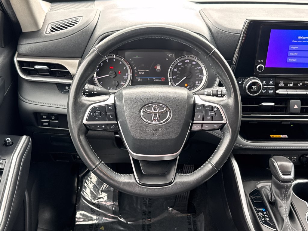 Used 2024 Toyota Highlander XLE AWD/4WD image 14