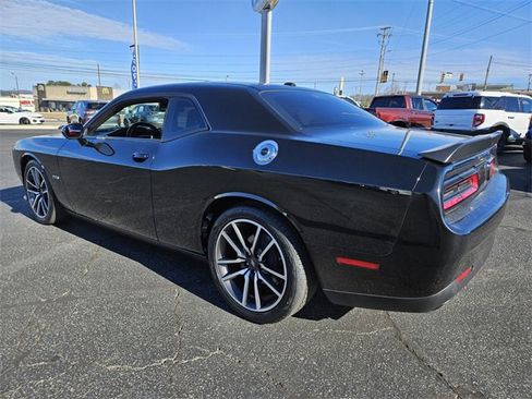 Used 2023 Dodge Challenger R/T image 5