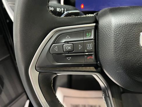 Used 2024 Jeep Grand Cherokee L Laredo image 13