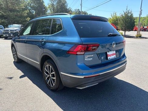 Used 2020 Volkswagen Tiguan SE w/ Panoramic Sunroof Package FWD image 11
