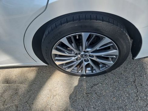 Used 2019 Lexus ES 350 w/ Premium Package FWD image 12