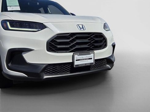 Used 2025 Honda HR-V Sport image 9