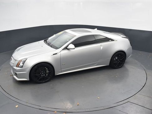 Used 2011 Cadillac CTS V image 29