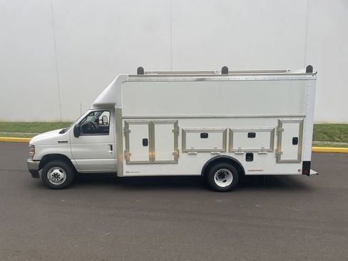 New 2026 Ford E-450 and Econoline 450 Super Duty w/ Power Equipment Group image 5