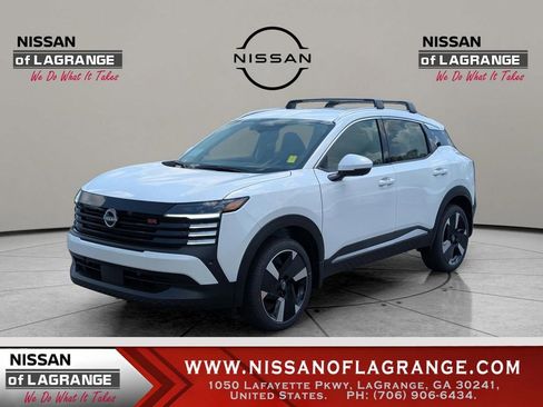Used 2025 Nissan Kicks SR FWD image 1