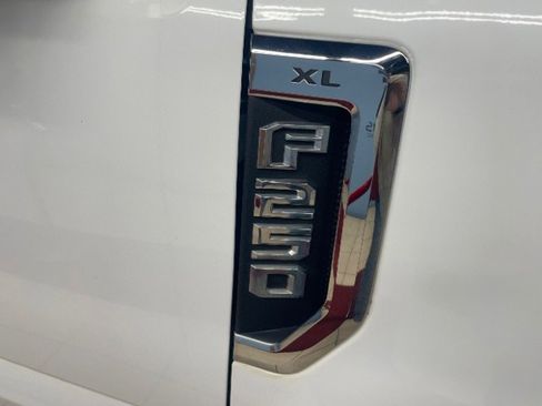 Used 2020 Ford F250 XL w/ Power Equipment Group image 7