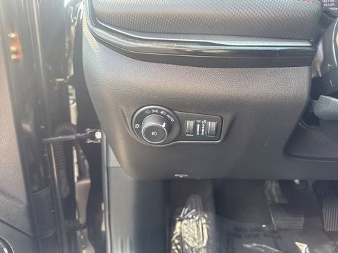 Used 2022 Jeep Compass Trailhawk w/ Trailhawk Convenience Group image 15