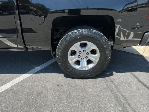Used 2018 Chevrolet Silverado 1500 LT w/ All Star Edition AWD/4WD image 7