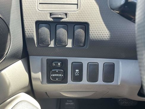 Used 2014 Toyota Tacoma PreRunner w/ Convenience Package RWD image 26