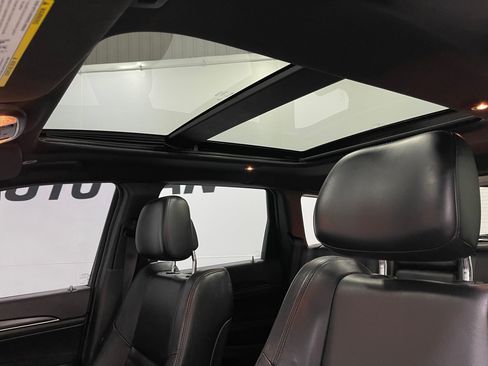 Used 2020 Jeep Grand Cherokee Limited X image 12