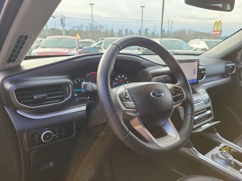 Used 2023 Ford Explorer XLT w/ Equipment Group 202A image 21