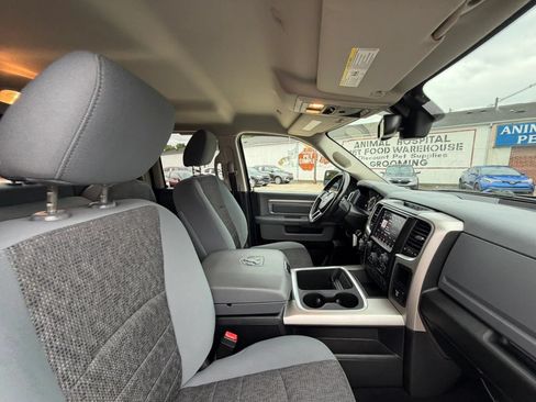 Used 2019 RAM 1500 Big Horn AWD/4WD image 12