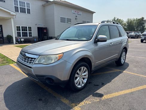 Used 2011 Subaru Forester 2.5X Premium w/ All-Weather Pkg AWD/4WD image 2
