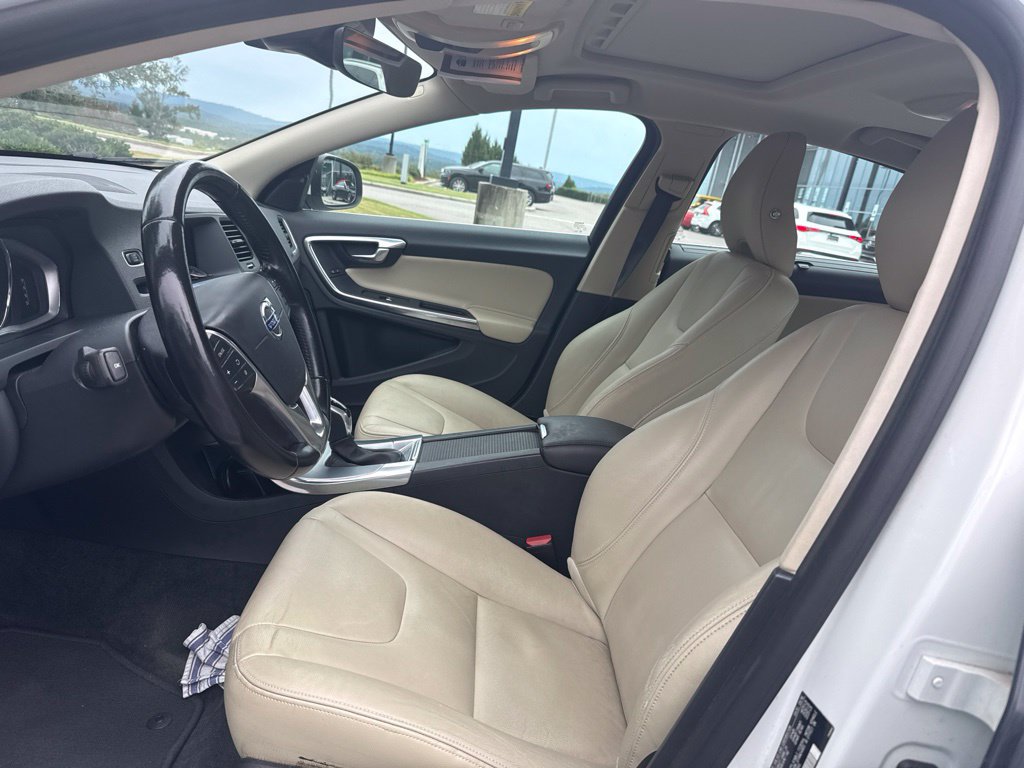 Used 2017 Volvo S60 T5 Inscription FWD image 6