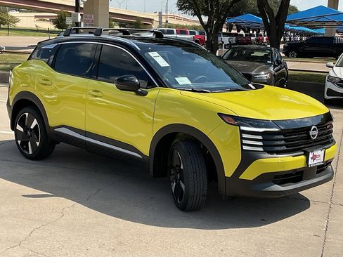 New 2026 Nissan Kicks SR image 4