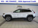 Used 2019 Jeep Cherokee Trailhawk image 2