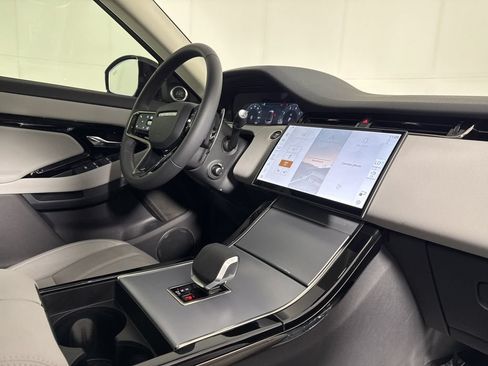 Used 2025 Land Rover Range Rover Evoque S AWD/4WD image 9
