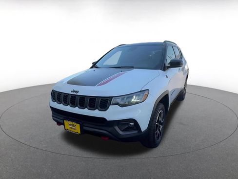 Used 2025 Jeep Compass Trailhawk AWD/4WD image 7