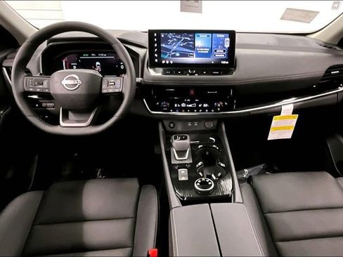 New 2025 Nissan Rogue SL w/ Tech Package AWD/4WD image 6