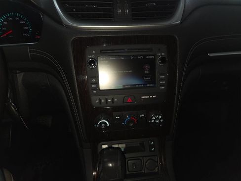 Used 2015 Chevrolet Traverse LT w/ Style and Technology Package FWD image 34