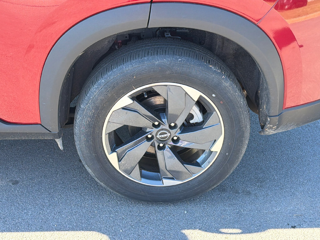 Used 2025 Nissan Rogue SV FWD image 19