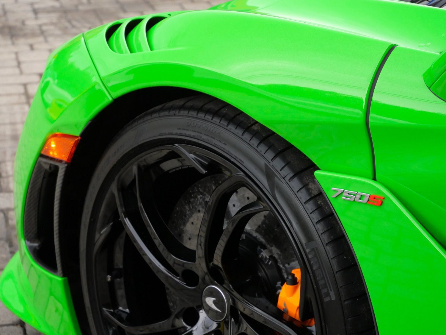 Used 2024 McLaren 750S Spider RWD image 21